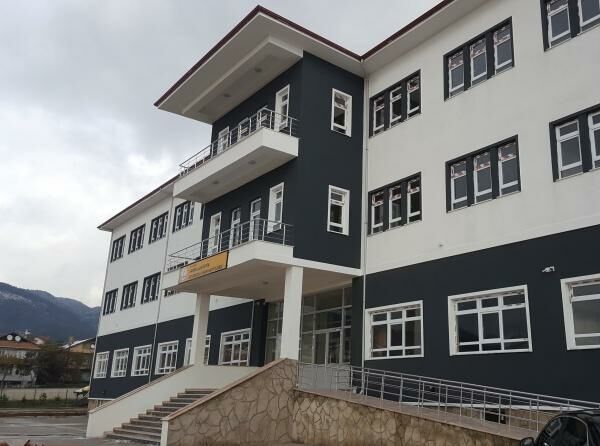 Gerede Habibullah Üstün Kız Anadolu İmam Hatip Lisesi 