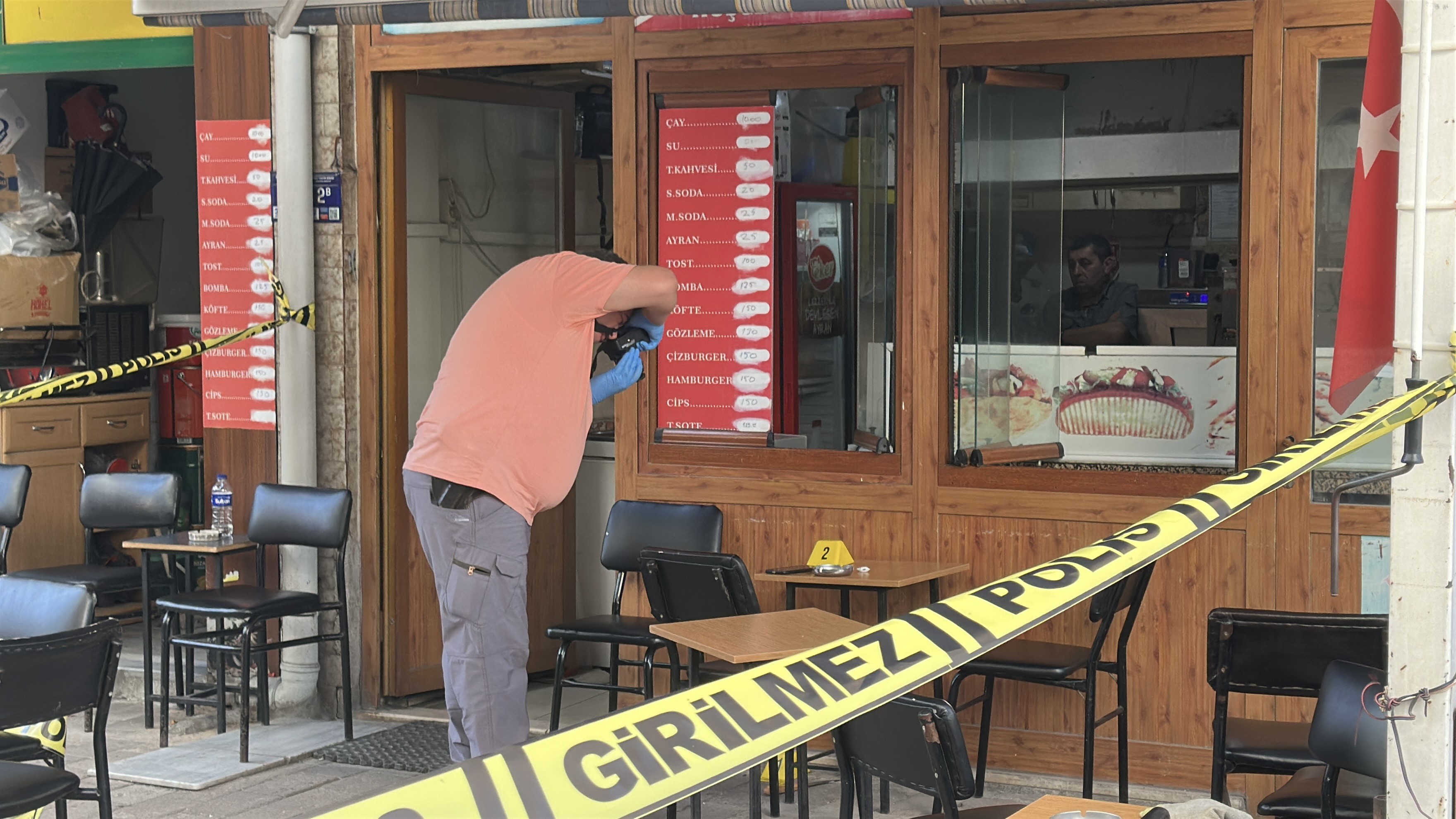Husumetlisini Sokak Ortasında Bıçakladı (2)