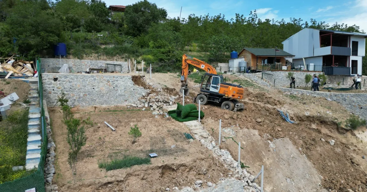 İnegöl Belediyesi, Şipali’de 12 Kaçak Yapıyı Kaldırdı (14)