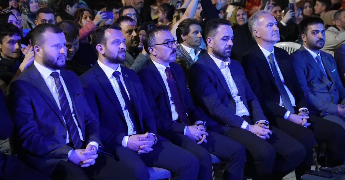 İnegöl Gençlik Şöleni’nde 19 Mayıs Coşkusu Sokağa Taştı (5)