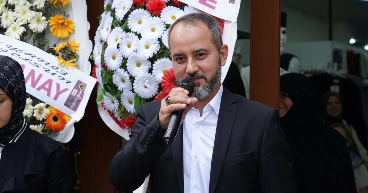 İnegöl Hac Ve Umre Malzemeleri Dükkanı Dualarla Açıldı (2)