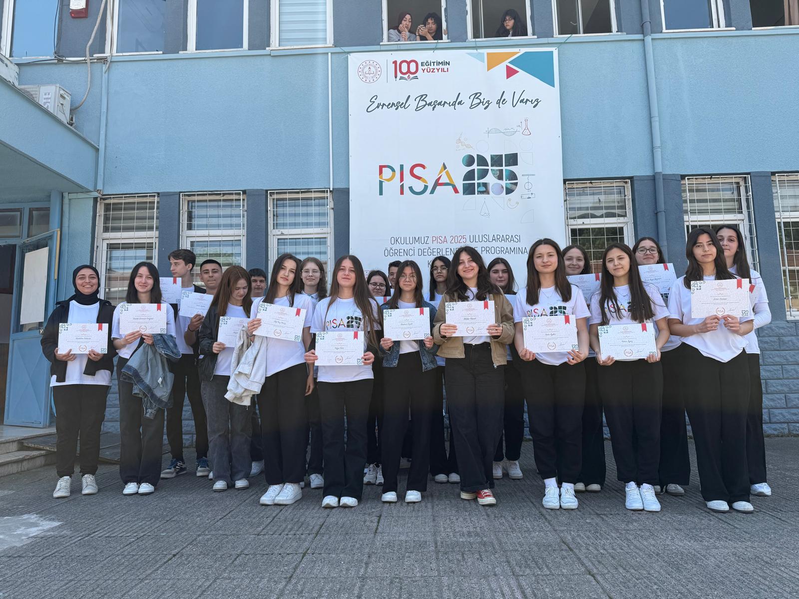 İnegöl Halil İnalcık Lisesi, Pisa 2025’Te Türkiye’yi Gururla Temsil Etti Gencgazete Hisbil (1)