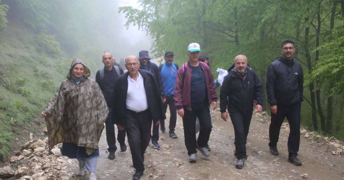 İnegöl’de 19 Mayıs Kutlamaları 12 Kilometrelik Doğa Yürüyüşüyle Başladı (3)