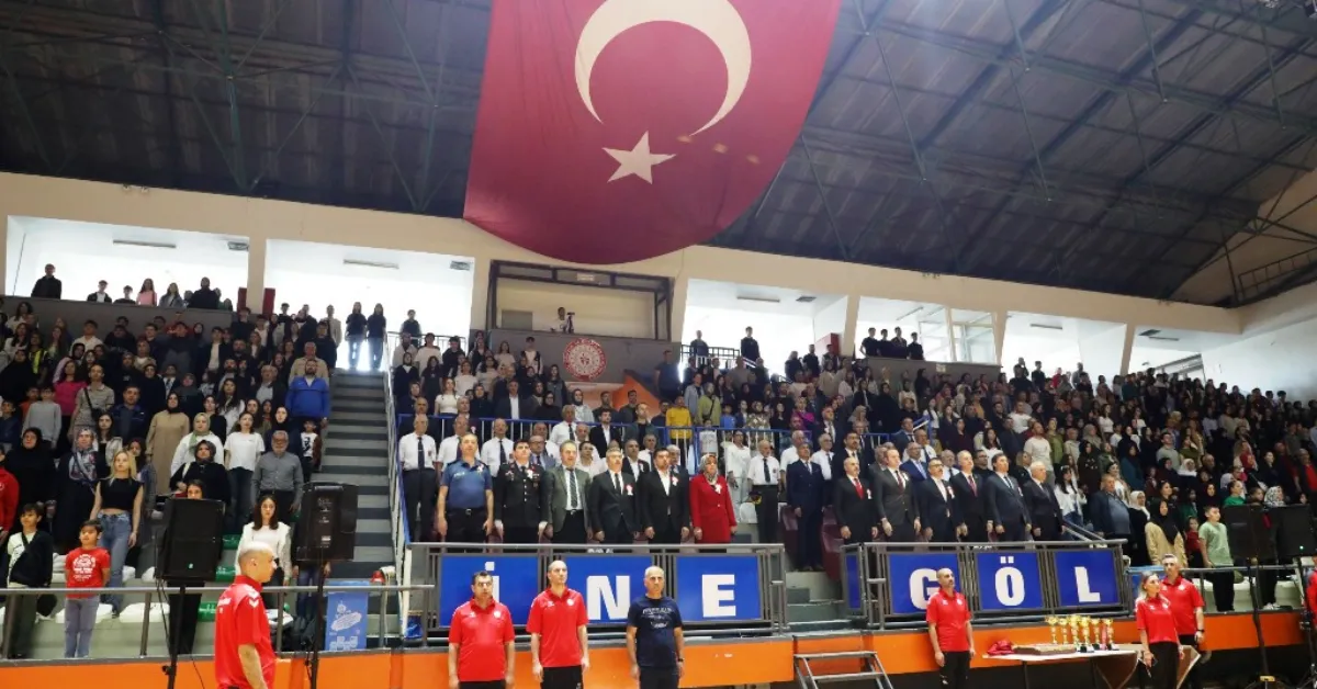 İnegöl'de 19 Mayıs'ın 106'Ncı Yılı Coşkuyla Kutlandı (3)