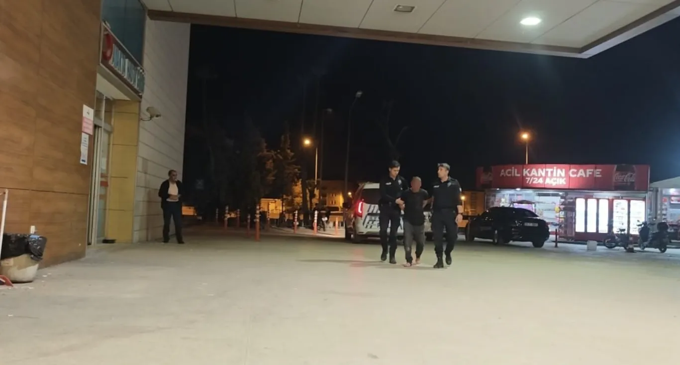 İnegöl’de Alkollü Şahıs Baltayla Mahalleyi Birbirine Kattı! (1)