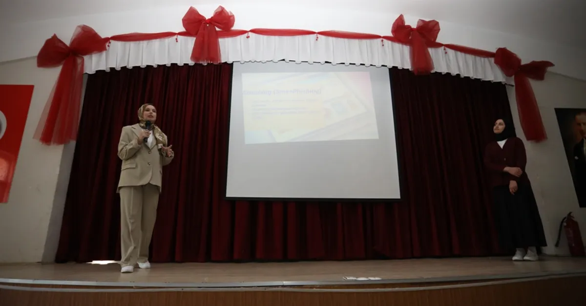 İnegöl’de Lise Öğrencilerine Sosyal Medya Ve Dijital Güvenlik Semineri Verildi (7)