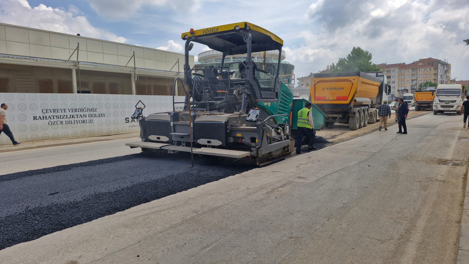 İnegöl'de Yol Çalışması Trafik Tek Yönlü İlerliyor (1)