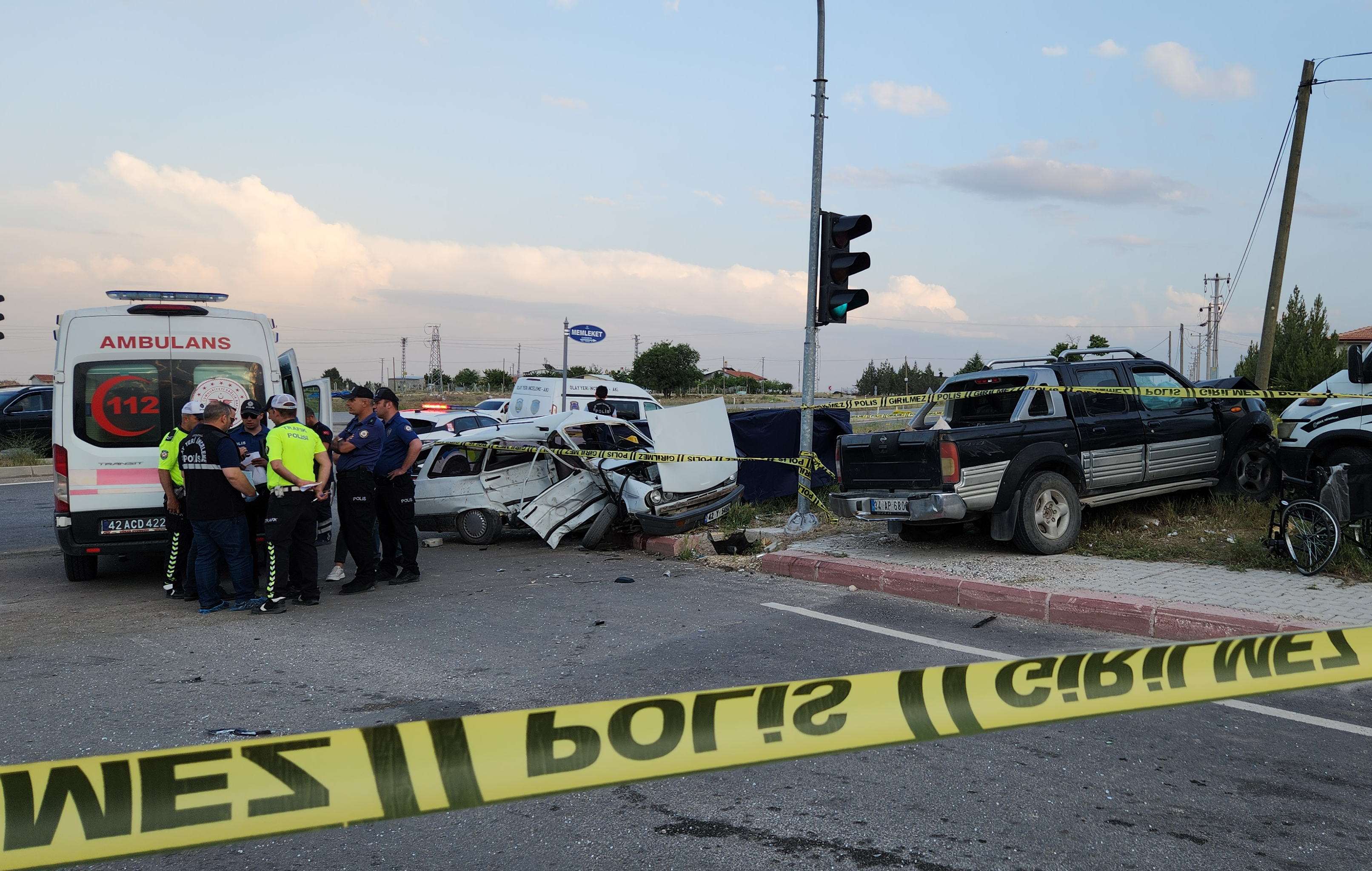 Konya'da Otomobil Ile Kamyonet Çarpıştı; Karı Koca Öldü, 4 Yaralı (2)