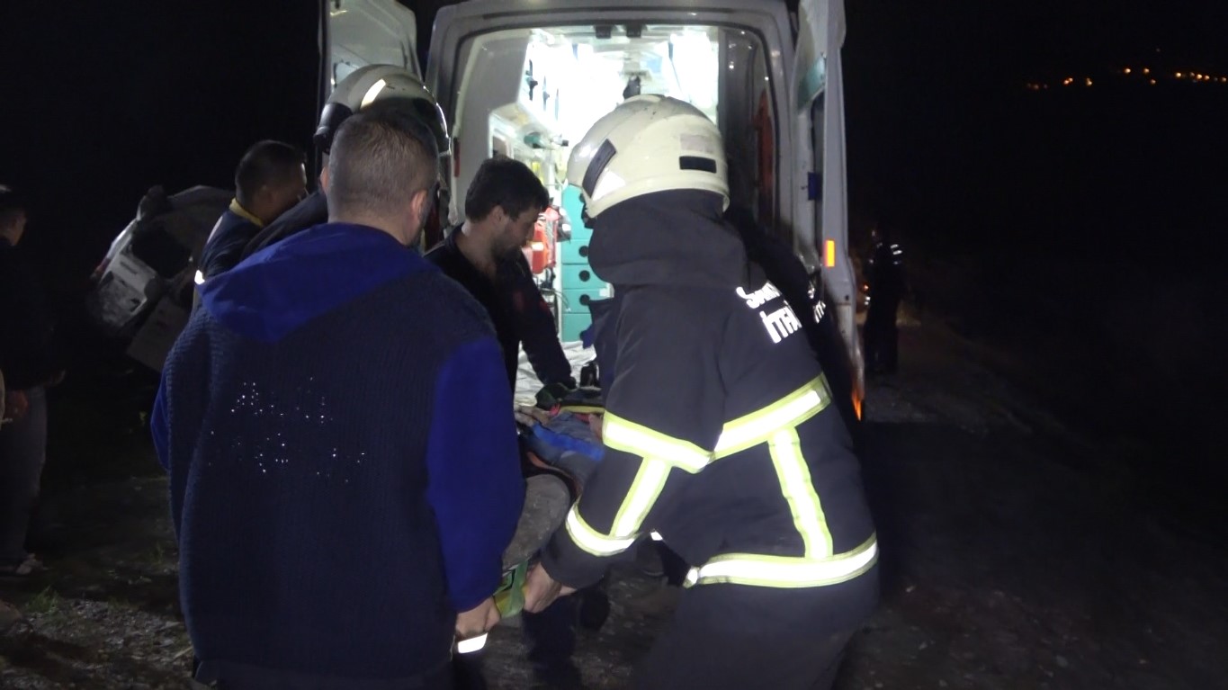 Minibüs Şarampole Yuvarlandı 25 Yaşındaki Genç Kız Hayatını Kaybetti, 4 Yaralı (4)
