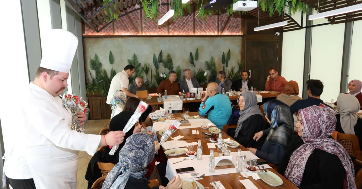 Öğretmen Akademileri, Gastro İnegöl’de Coğrafi İşaretli Lezzetleri Deneyimledi (6)