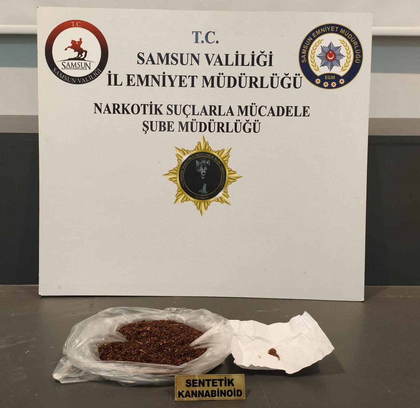 Samsun’da Uyuşturucu Operasyonu! 14 Bin 408 Hap Ve Bonzai Ele Geçirildi (1)
