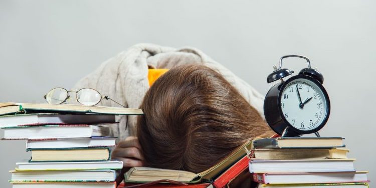 Sınav Stresi Mi, Mükemmeliyetçilik Mi Erteliyorsan Bu 5 Nedeni Gözden Geçir! (3)
