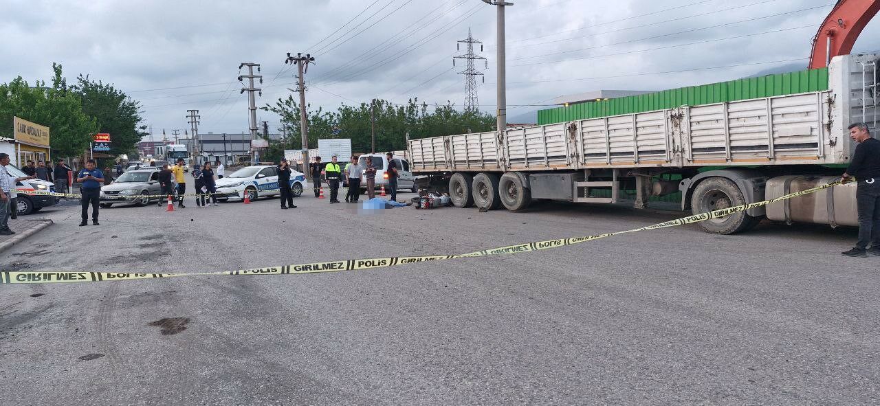Tırla Çarpışan Motosikletin 16 Yaşındaki Sürücüsü Hayatını Kaybetti (7)