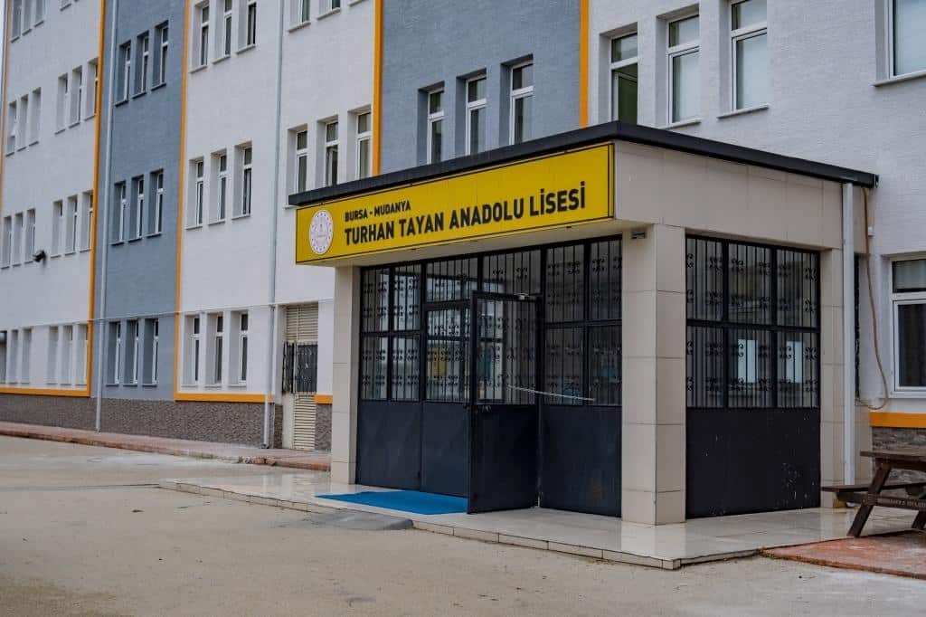 Turhan Tayan Anadolu Lisesi