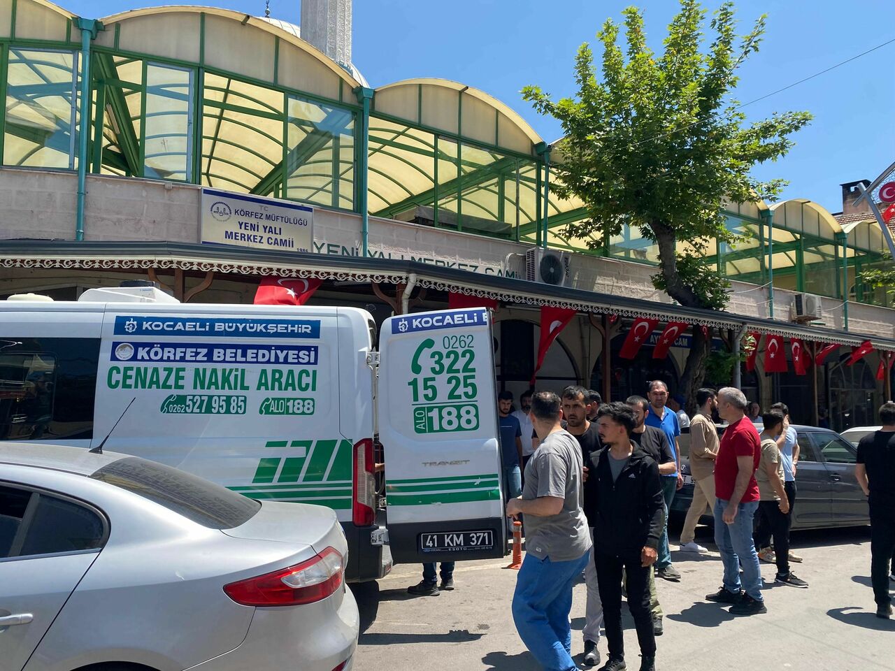 21 Yaşındaki Hastane Çalışanı Evinde Ölü Bulundu (3)