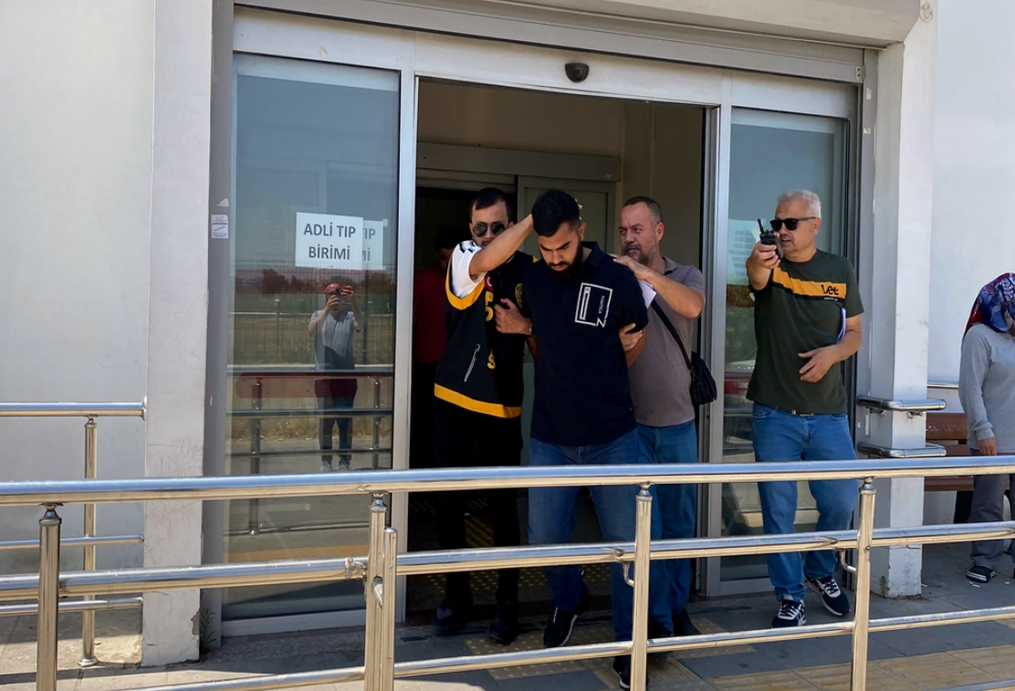 3 Çocuğun Uyuduğu Evi Molotofkokteyliyle Kundaklayan Şüpheli Tutuklandı (1)