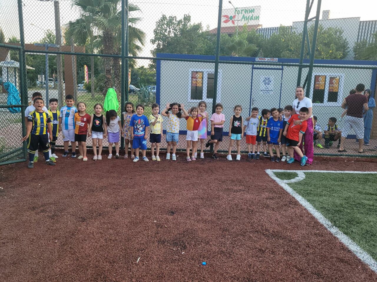 Babaları Sahada Çocuklar Ise Tribünde Ter Döktü (1)