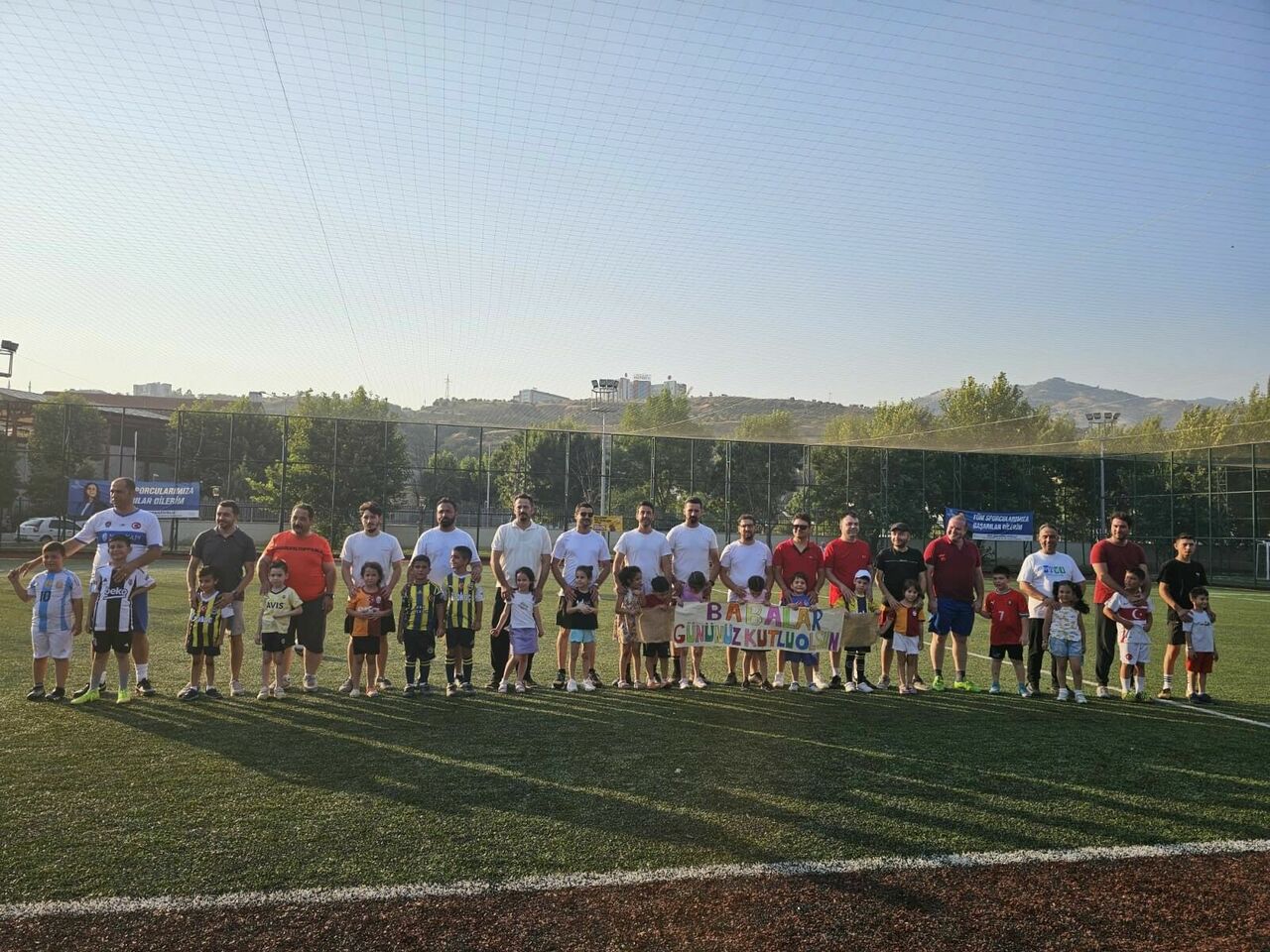 Babaları Sahada Çocuklar Ise Tribünde Ter Döktü (2)