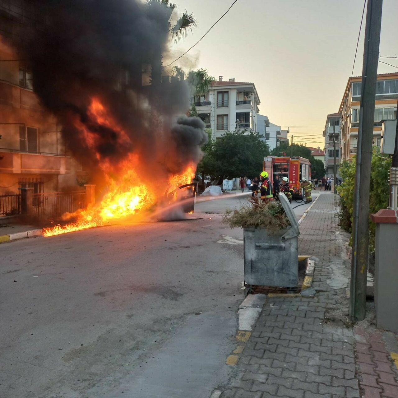 Balıkesir İtfaiyesi 9 Günde 730 Yangına Müdahale Etti (2)