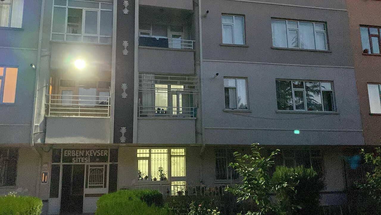 Balkondan Düşen Çocuk Ağır Yaralandı (4)