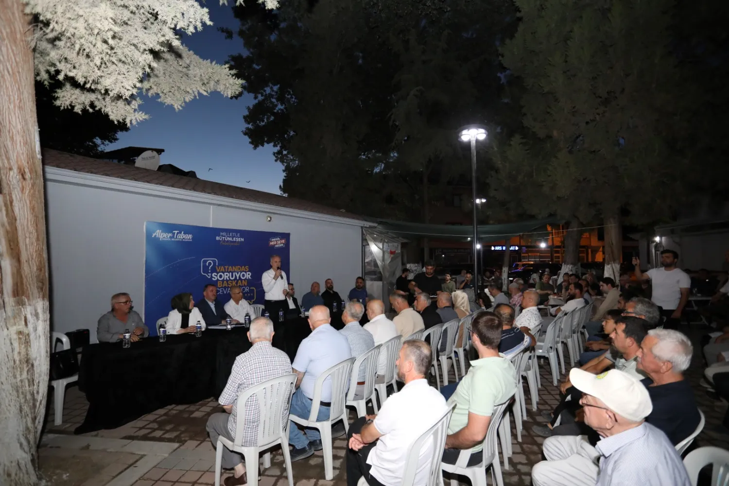 Başkan Alper Taban Sinanbey Mahallesi’nde Vatandaşlarla Buluştu (3)