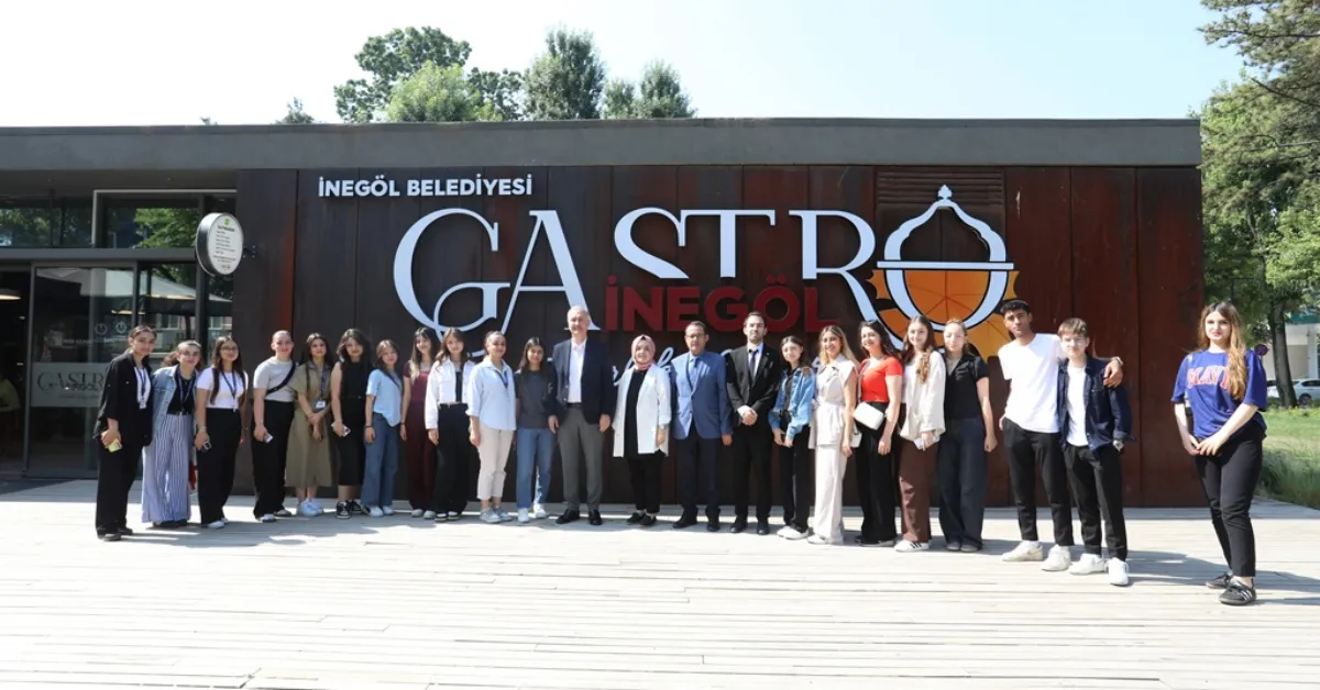 Başkan Alper Taban, Stajyer Öğrencilerle Veda Yemeğinde Buluştu (2)