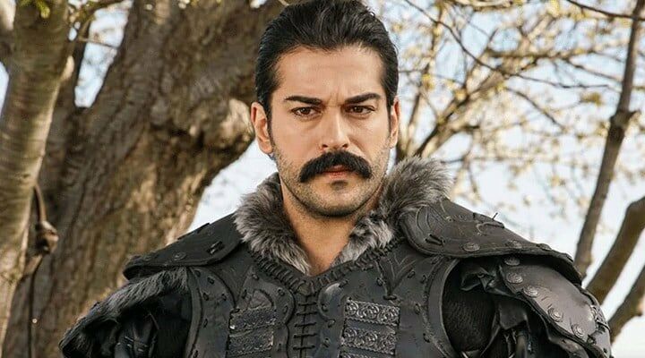 Burak Özçivit'in Serveti Ne Kadar Burak Özçivit Aylık Ne Kadar Kazanıyor Burak'ın Geliri Ne Kadar (2)