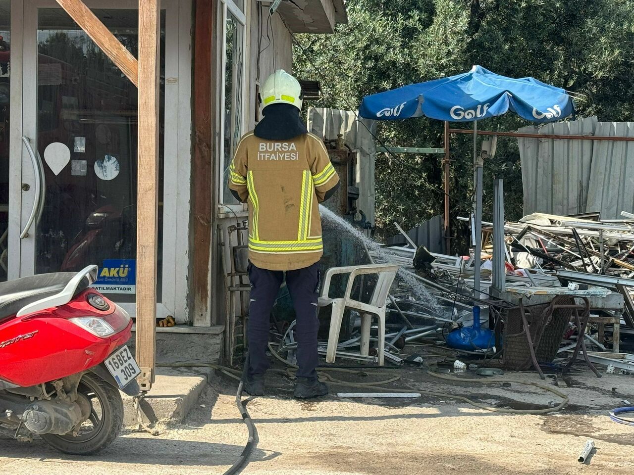 Bursa'da Lpg Tankı Patladı 1 Yaralı (4)