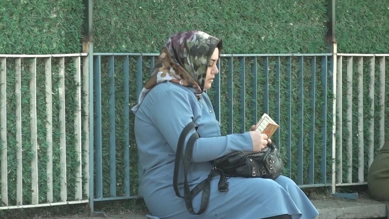 Bursa'da Onlar Içeride, Aileleri Dışarıda Ter Döktü (1)