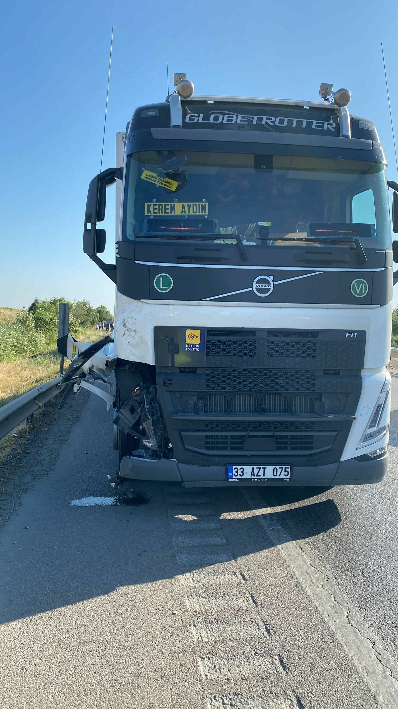 Bursa'da Traktör Ile Çekici Çarpıştı 1 Yaralı (1)