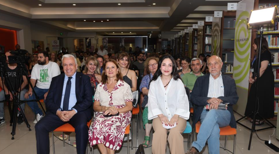 Bursa'da Usta Yazar Gündüz Vassaf Okurlarıyla Buluştu! (3)