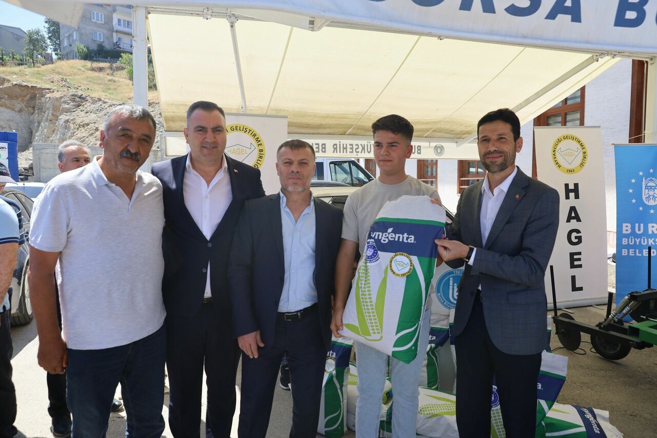 Bursa’nın Dağ İlçelerinde Üreticiye Silajlık Mısır Tohumu Desteği (1)
