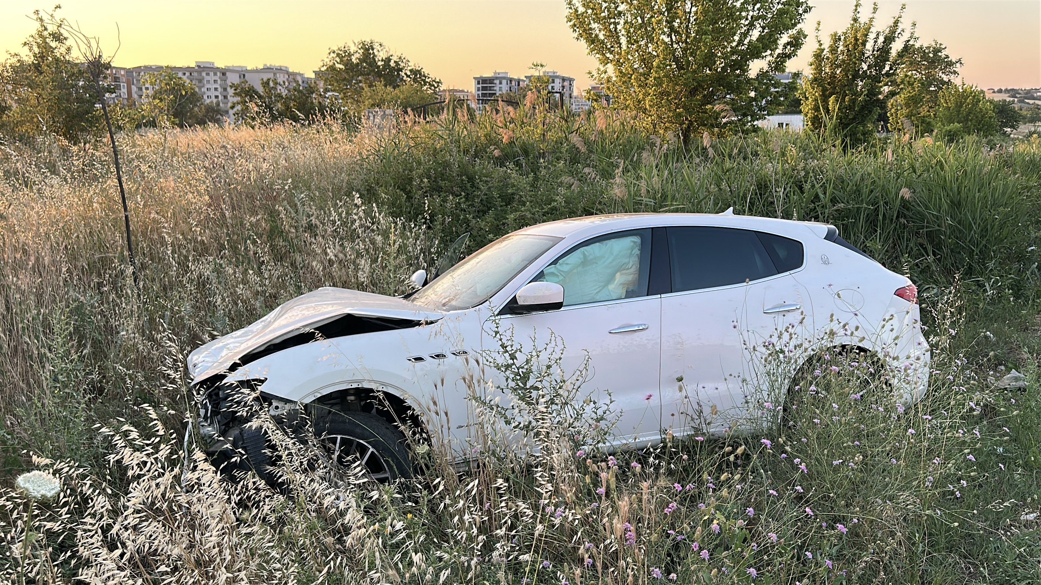 Çanakkale'de 3 Araçlı Zincirleme Kaza 1'I Ağır 5 Yaralı (3)