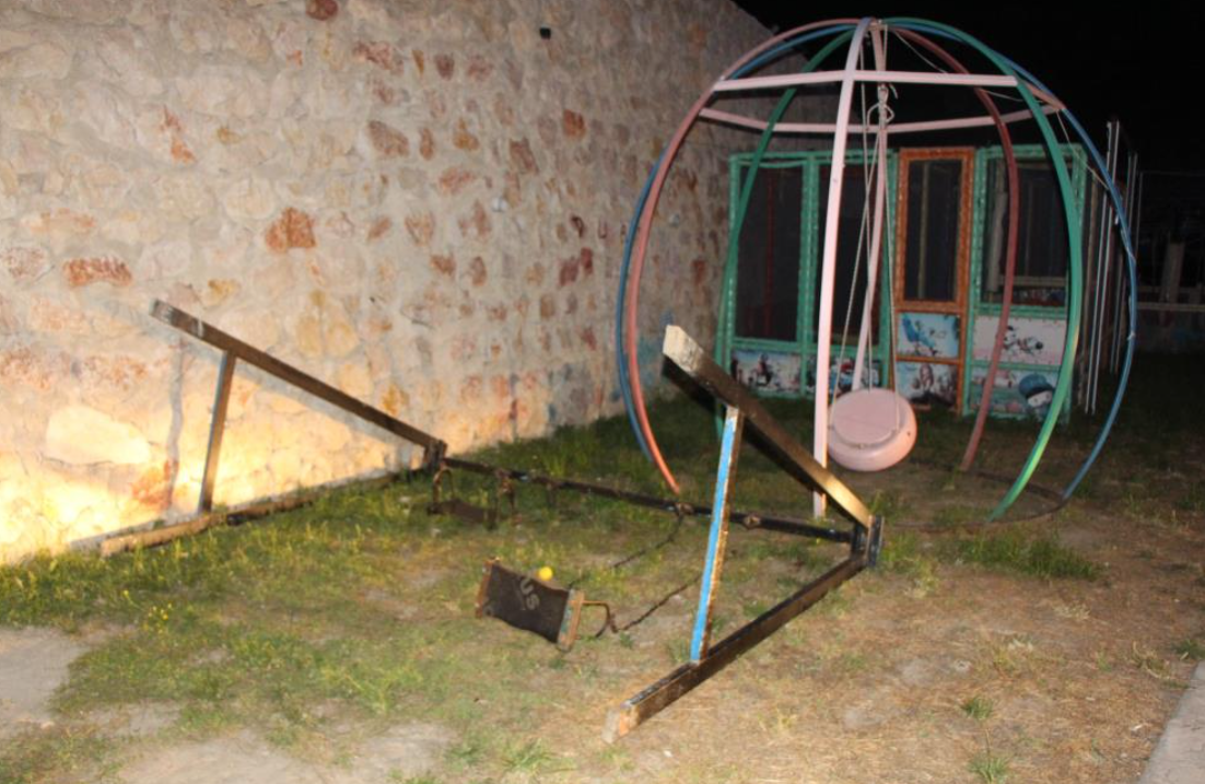Devrilen Salıncaktan Düşen 4 Yaşındaki Çocuk Hayatını Kaybetti (3)