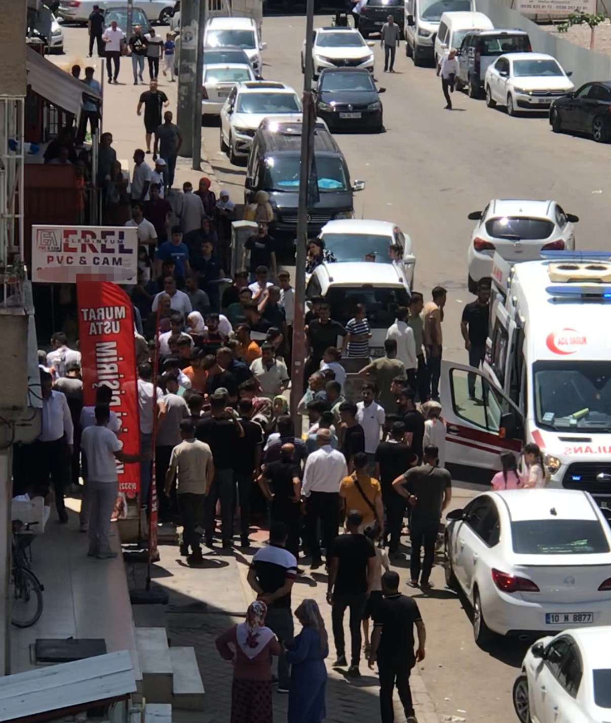 Diyarbakır’da Maaşını Alamayan Çalışan Eczacıyı Öldürdü (3)