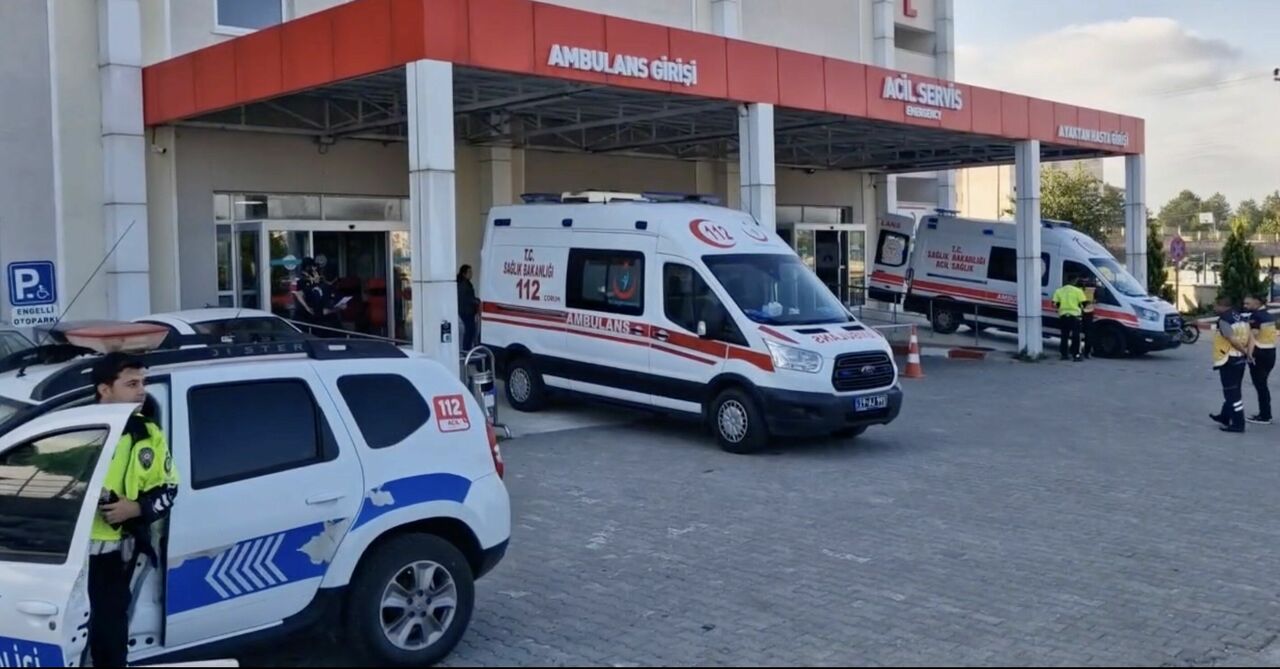 Düğün Dönüşü Minibüs Şarampole Devrildi 17 Yaralı (5)