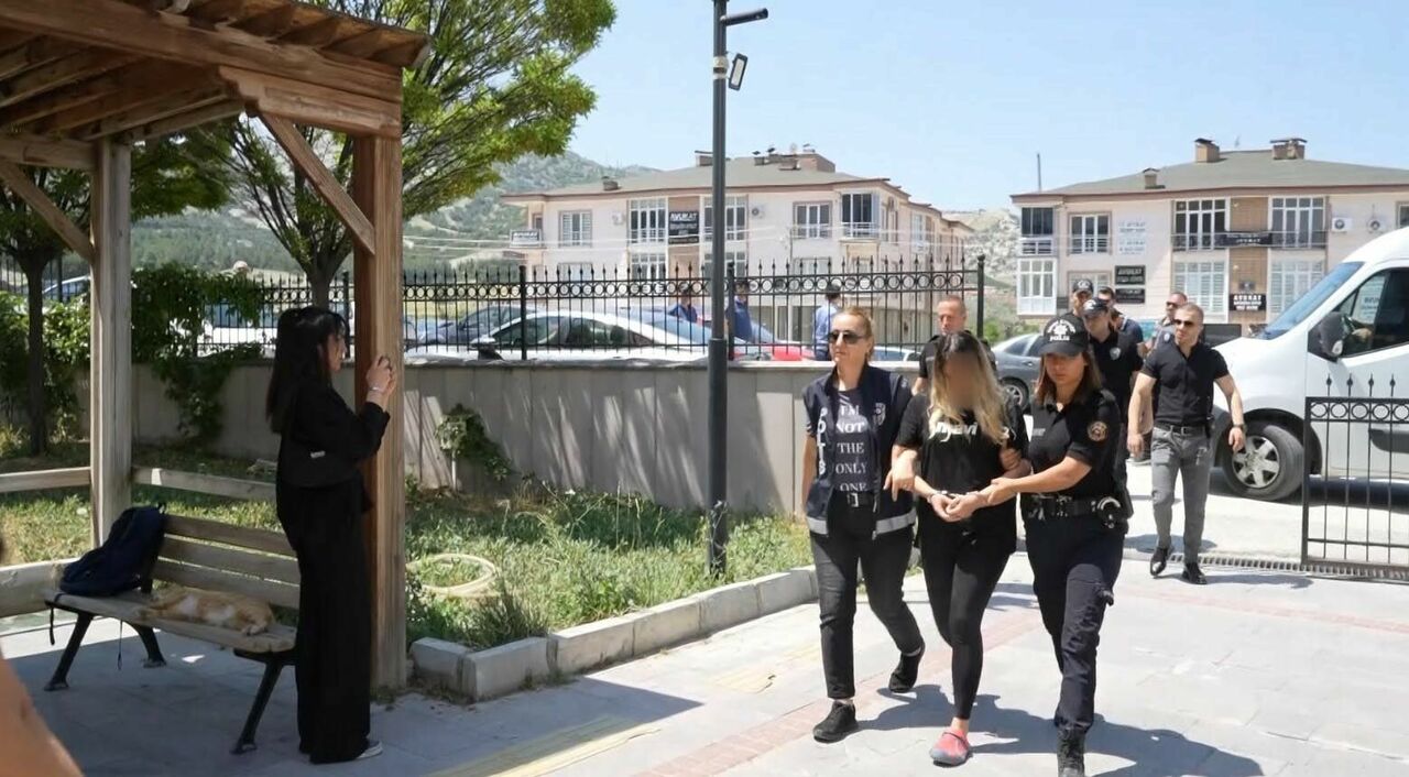 Evinin Kapısında Öldürülen Özge Bedir Cinayetine 3 Tutuklama (2)