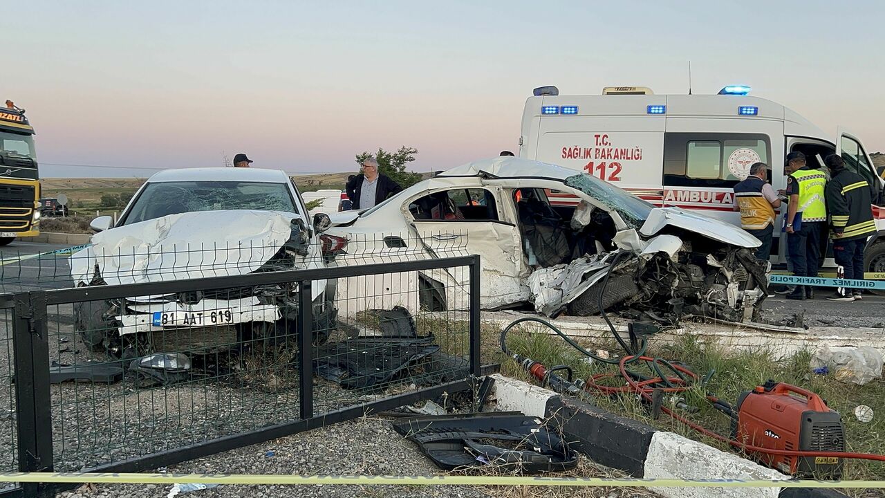 Feci Kaza Evli Çifti Hayattan Kopardı (4)