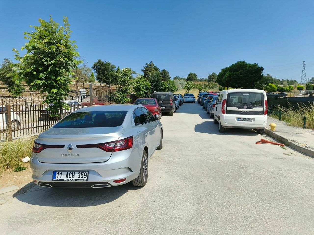 Gelişi Güzel Parklanma Sürücüleri Zora Sokuyor (2)