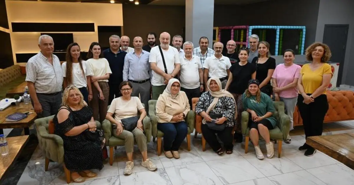 Genç Gazete 30 Ağustos Zafer Mahallesi’ni Kimyasal Koku Sardı Vatandaşlar Zehir Soluyor 1