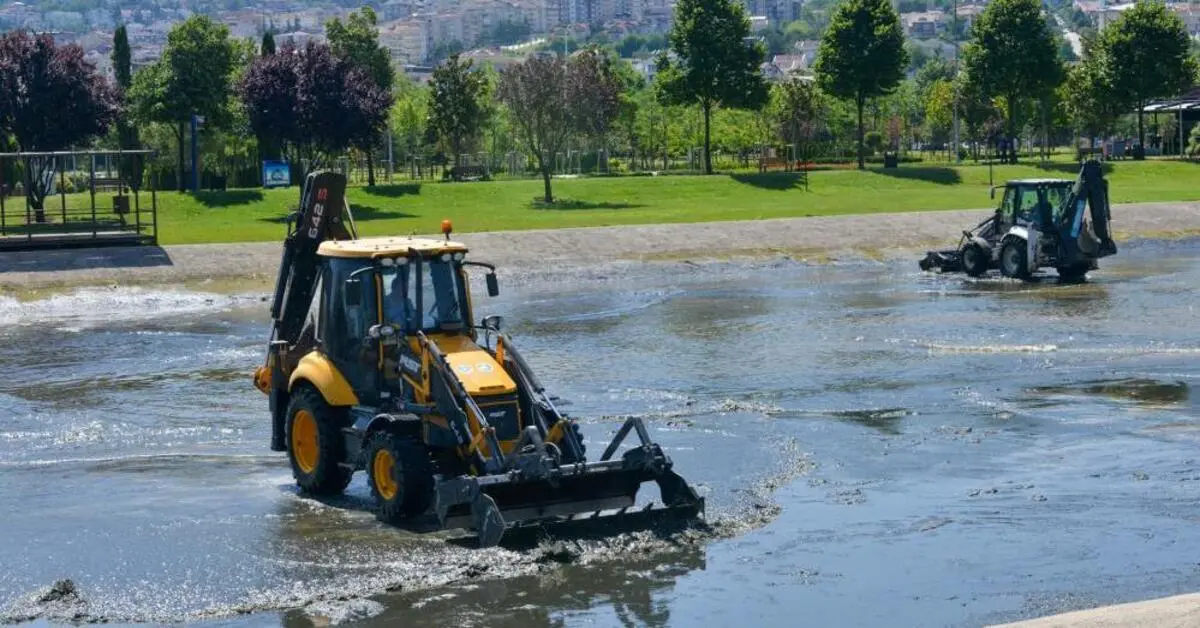 Genç Gazete Bursa Büyükşehir’den Hüdavendigar’da Kapsamlı Dere Temizliği 1
