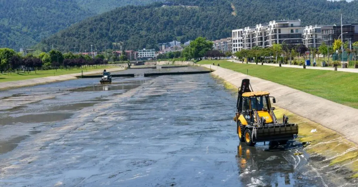 Genç Gazete Bursa Büyükşehir’den Hüdavendigar’da Kapsamlı Dere Temizliği 3