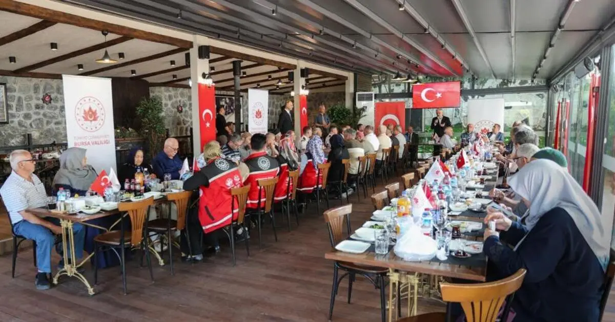 Genç Gazete Bursa Valisi Ayyıldız, Şehit Babaları Ve Gazi Babalarla Bir Araya Geldi 2