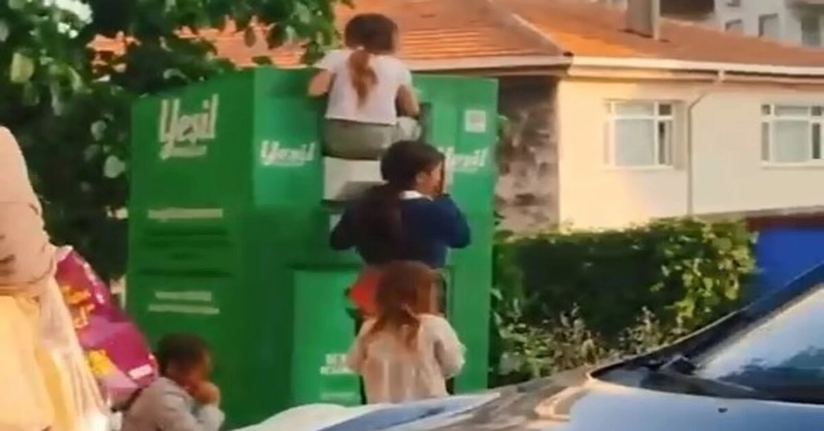 Genç Gazete Bursa'da Canlarını Hiçe Sayarak Giysi Kumbarasından Kıyafet Çaldılar
