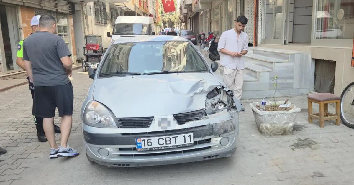 Genç Gazete Bursa’da Direksiyon Başında Fenalaştı, 4 Araca Çarparak Durabildi 1