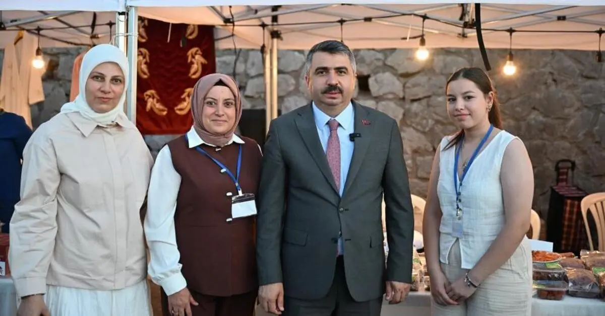 Genç Gazete Bursa’da El Emekleri Festivali Başladı Deprem Bölgesi Kadınlarından Büyük Katılım 2