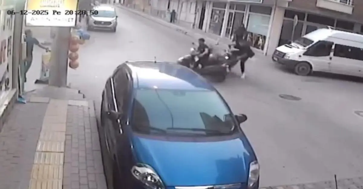 Genç Gazete Bursa'da İki Motosiklet Birbirine Girdi Kaza Anı Kamerada-1