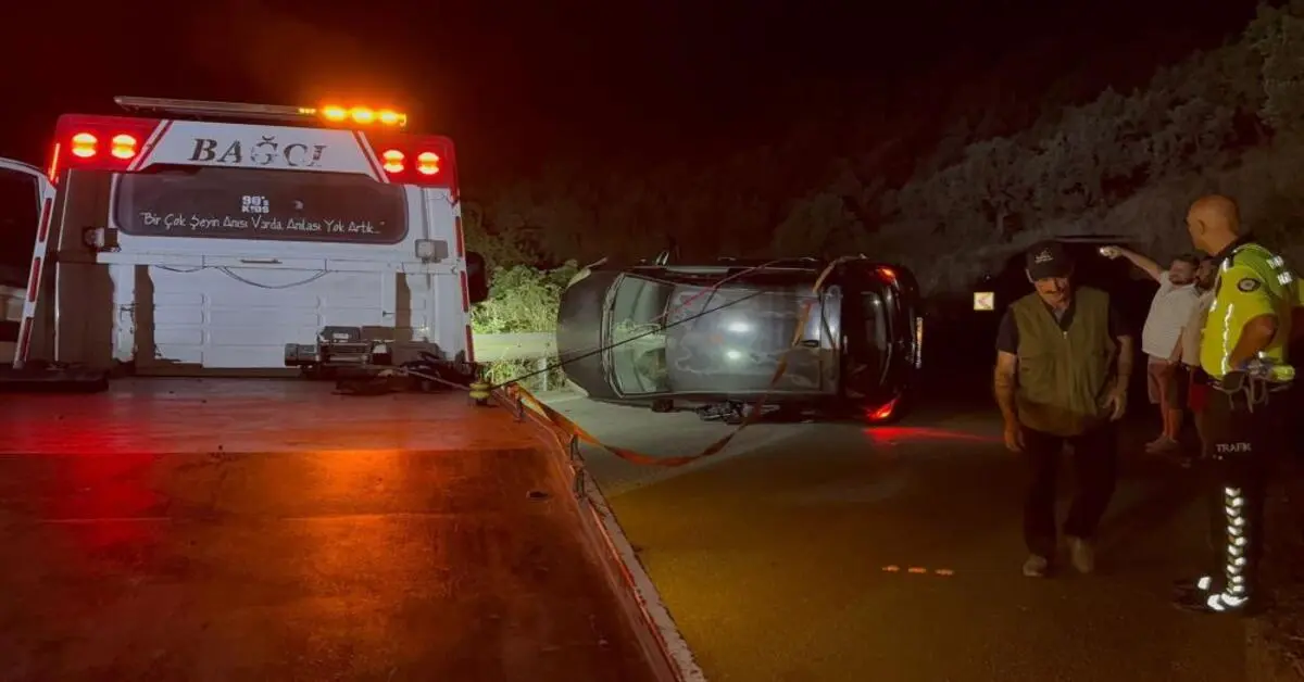 Genç Gazete Bursa'da Kontrolden Çıkan Otomobil Takla Attı! Trafik Kısa Süreli Durduruldu