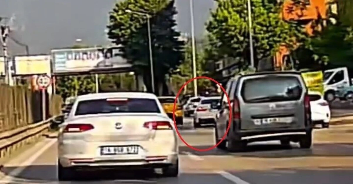 Genç Gazete Bursa'da Makas Atan Sürücü Kameraya Yakalandı