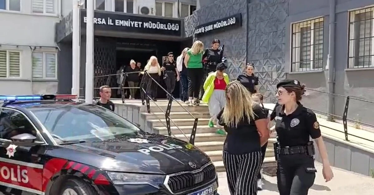 Genç Gazete Bursa’da Masaj Salonu Operasyonunda 18 Şüpheli Gözaltına Alındı